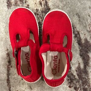 Cienta size 24 (USA toddler size 8) red t-strap shoes